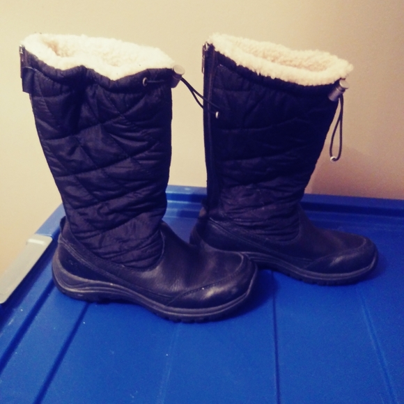UGG Winter Boots - Size 5 Black - Picture 2 of 12